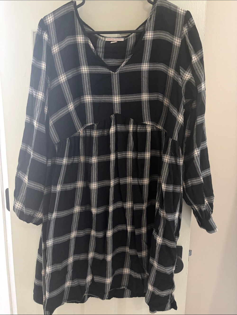 Knox Rose Black & White Plaid V-Neck Tunic